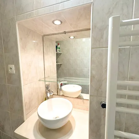 Cozy In Paris's Latin Quarter 아파트