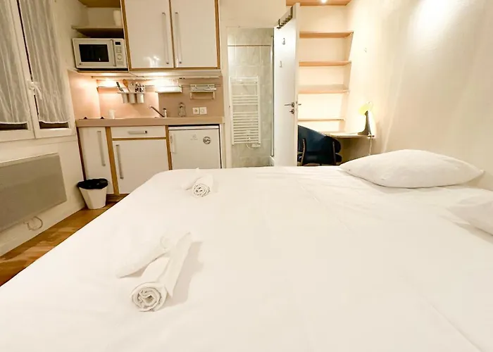 Cozy In Paris's Latin Quarter 아파트